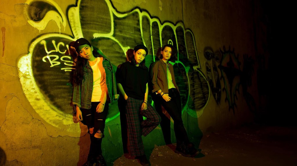 專訪孔雀眼：煮菜、耍浪漫，我們是直男團